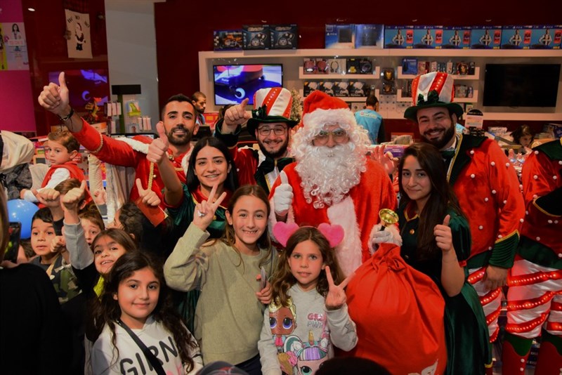 Biggest Christmas Reveal event at Toy Store-ABC Verdun